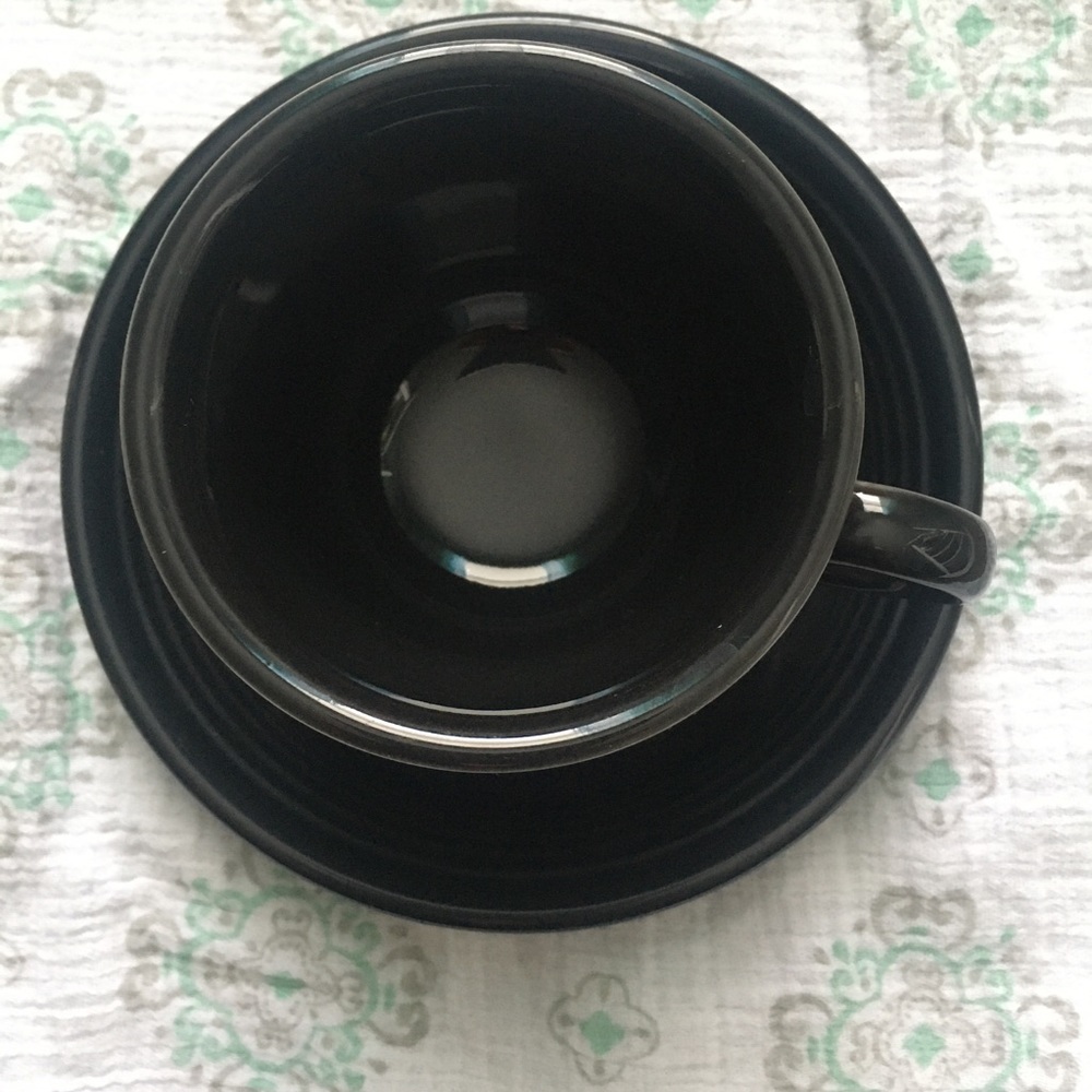 🎉 Set of 2 cups & saucers- Fiesta ware